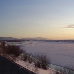 Vue sur la rivière Selenga (à moitié gelée)