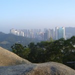 Vu de Zhuhai au dessus d'une colline